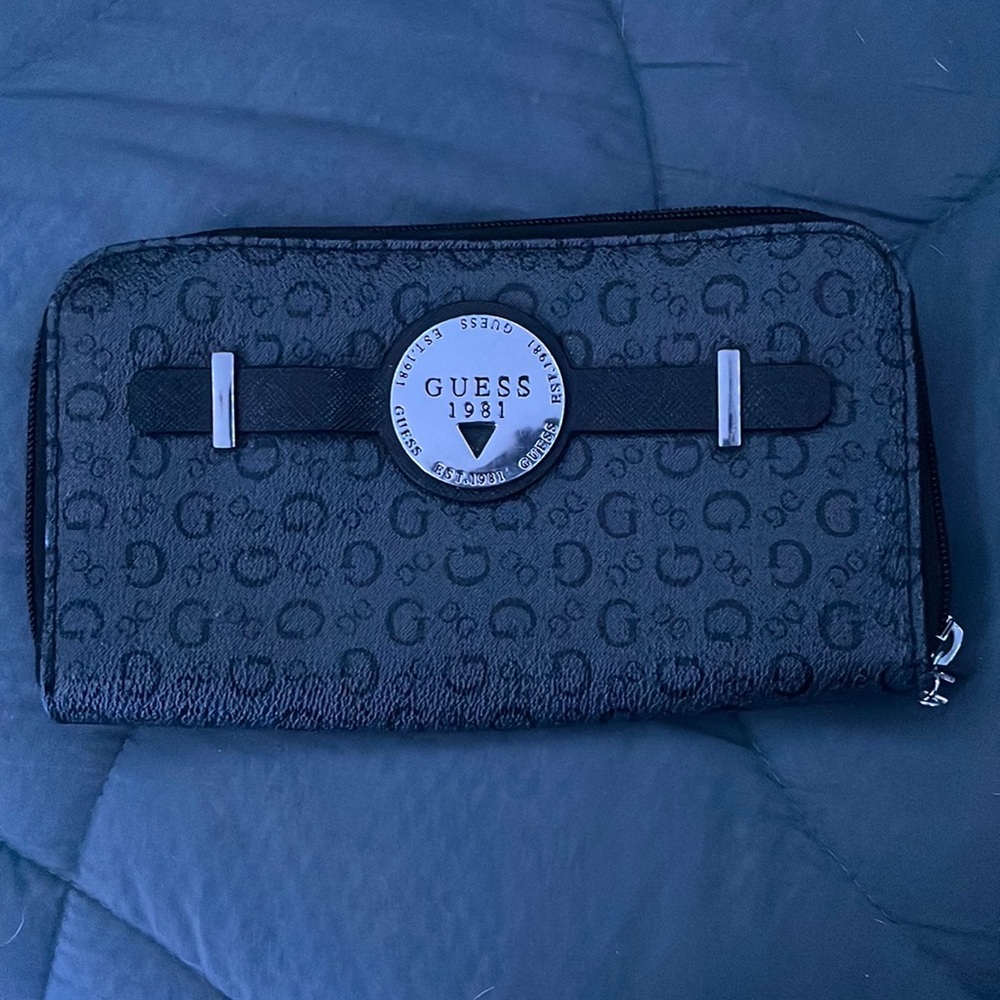 Guess Wallet